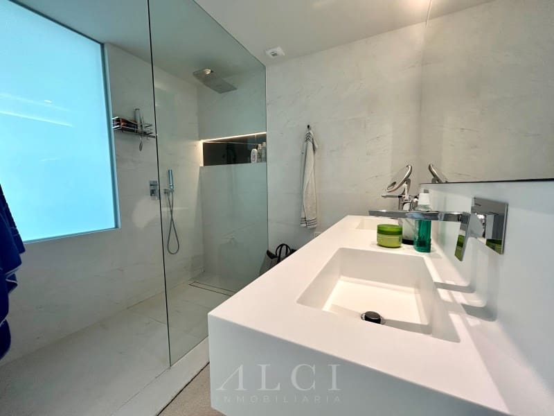 3 sypialnia Apartament na sprzedaż w Ojen z basenem - 1 250 000 € (Ref: 9831227)