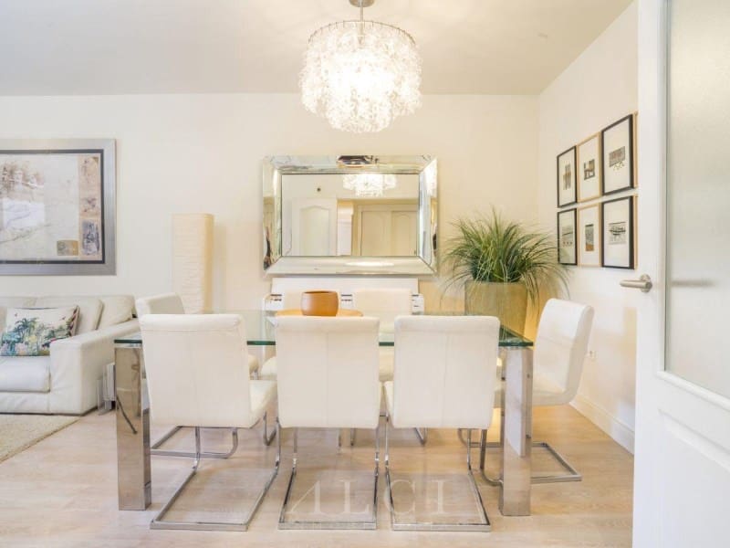 3 bedroom Flat for sale in Marbella with pool - € 895,000 (Ref: 9833750)