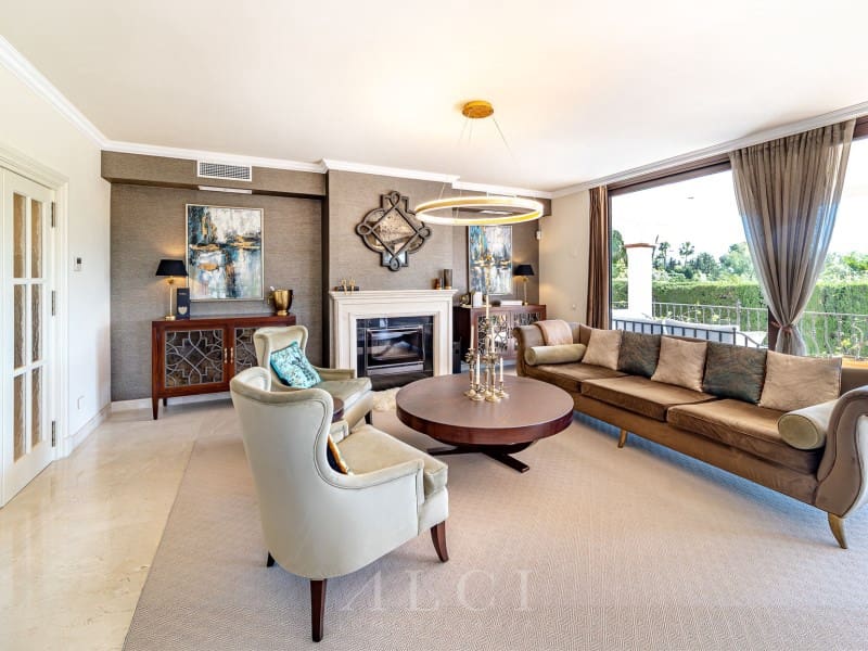 5 bedroom Villa for sale in New Golden Mile with pool garage - € 2,400,000 (Ref: 9836404)