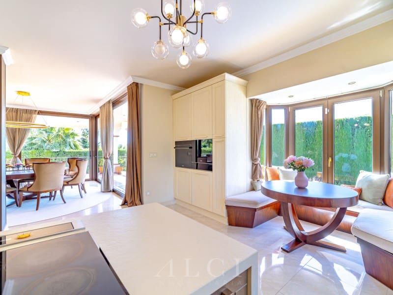 5 bedroom Villa for sale in New Golden Mile with pool garage - € 2,400,000 (Ref: 9836404)