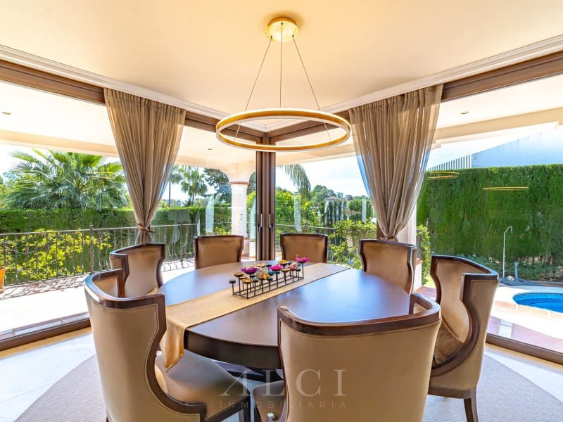 5 bedroom Villa for sale in New Golden Mile with pool garage - € 2,400,000 (Ref: 9836404)