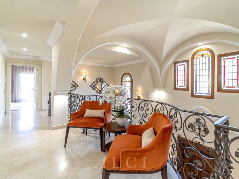 5 bedroom Villa for sale in New Golden Mile with pool garage - € 2,400,000 (Ref: 9836404)