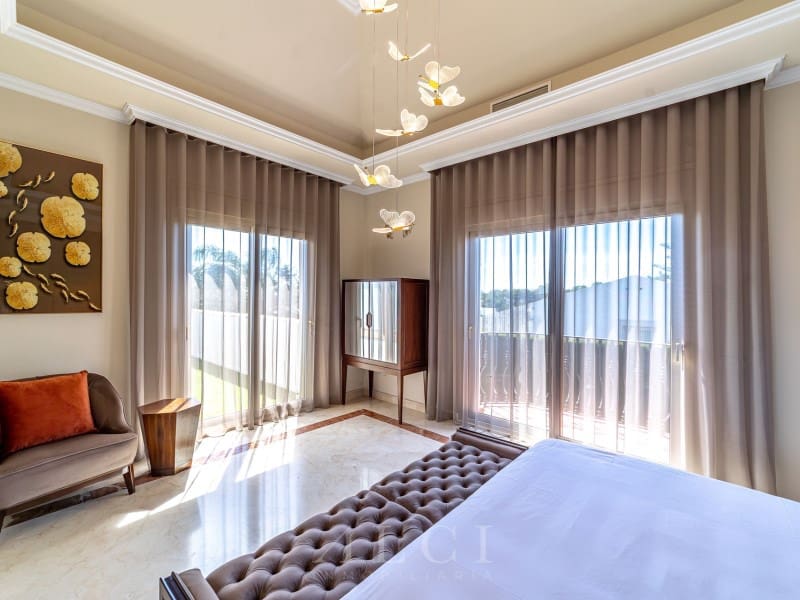 5 bedroom Villa for sale in New Golden Mile with pool garage - € 2,400,000 (Ref: 9836404)