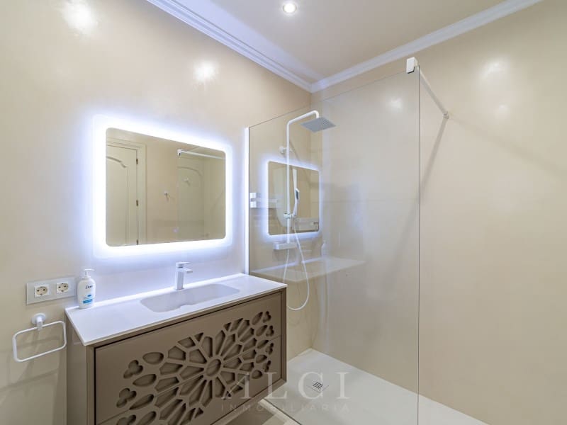 5 bedroom Villa for sale in New Golden Mile with pool garage - € 2,400,000 (Ref: 9836404)