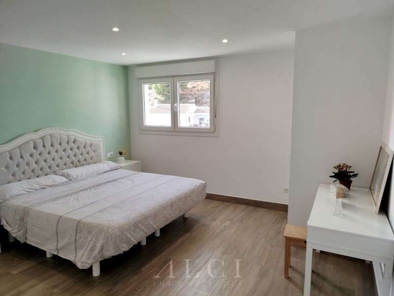4 sovrum Semi-fristående Villa till salu i Competa - 445 000 € (Ref: 9836405)