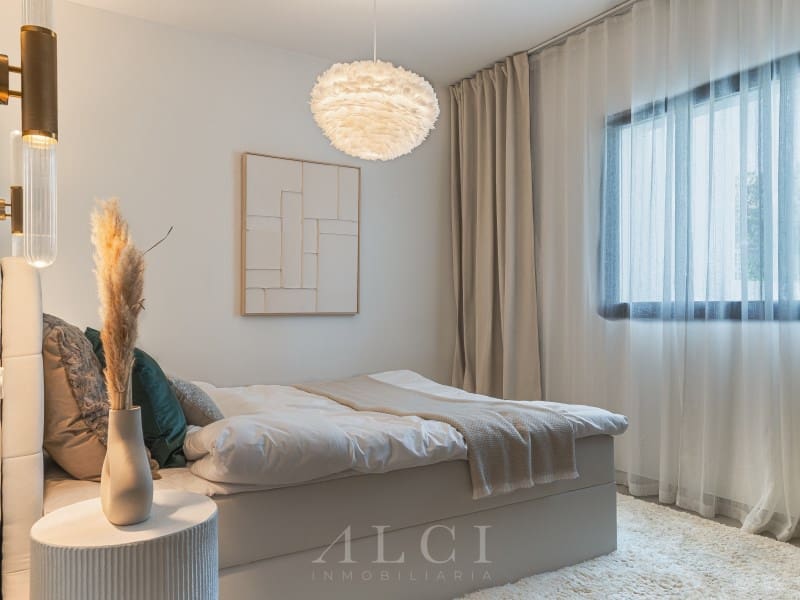 4 soverom Hus til salgs i Nueva Andalucia med svømmebasseng garasje - € 1 395 000 (Ref: 9868487)