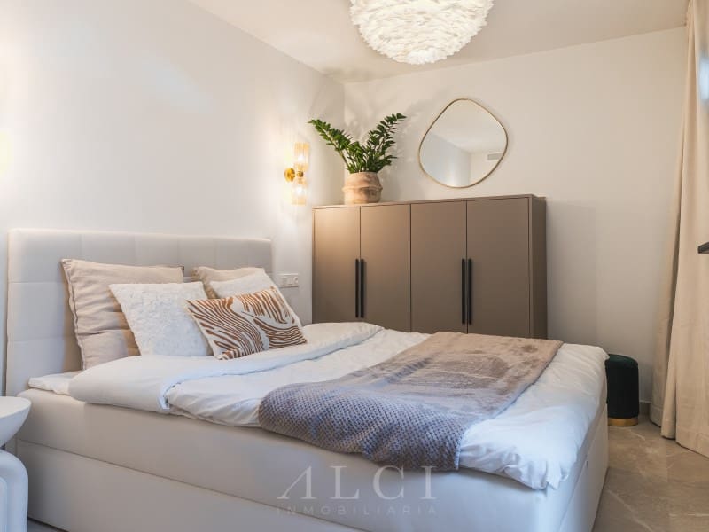 4 soverom Hus til salgs i Nueva Andalucia med svømmebasseng garasje - € 1 395 000 (Ref: 9868487)