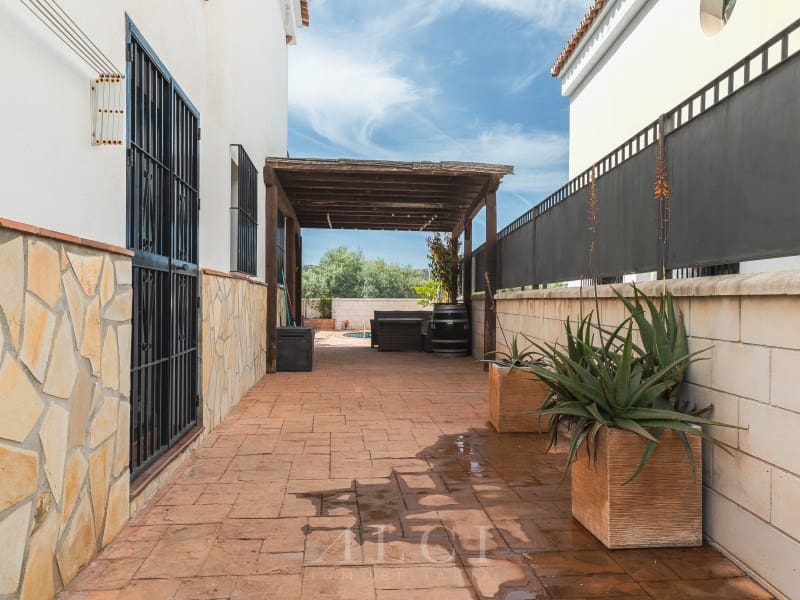 3 sypialnia Dom blizniak na sprzedaż w Alcaucin z basenem garażem - 285 000 € (Ref: 9875992)
