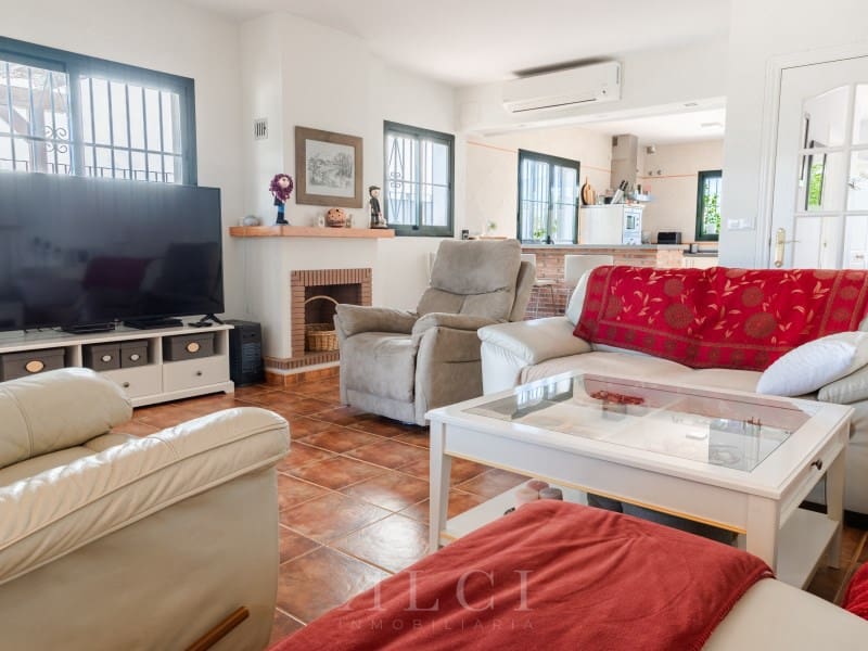 3 sypialnia Dom blizniak na sprzedaż w Alcaucin z basenem garażem - 285 000 € (Ref: 9875992)
