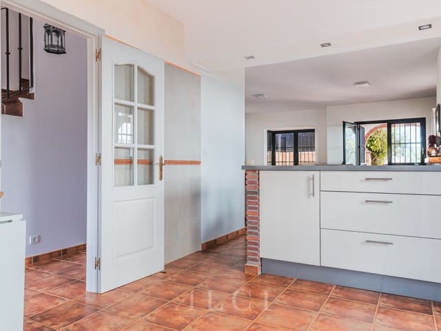 3 sypialnia Dom blizniak na sprzedaż w Alcaucín z basenem garażem - 285 000 € (Ref: 9875992)