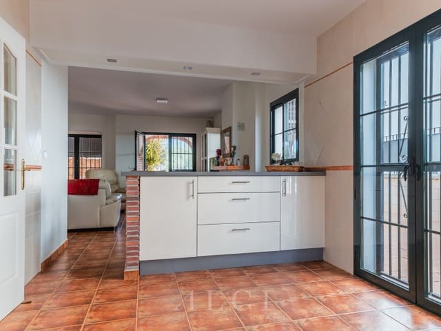 3 sypialnia Dom blizniak na sprzedaż w Alcaucín z basenem garażem - 285 000 € (Ref: 9875992)