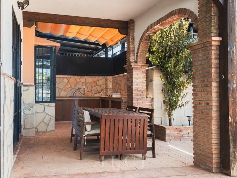 3 sypialnia Dom blizniak na sprzedaż w Alcaucin z basenem garażem - 285 000 € (Ref: 9875992)
