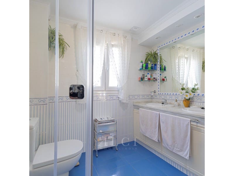 5 soverom Villa til salgs i Torre del Mar med svømmebasseng - € 669 000 (Ref: 9878975)