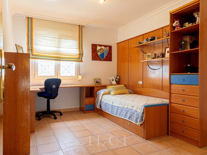 5 soverom Villa til salgs i Torre del Mar med svømmebasseng - € 669 000 (Ref: 9878975)