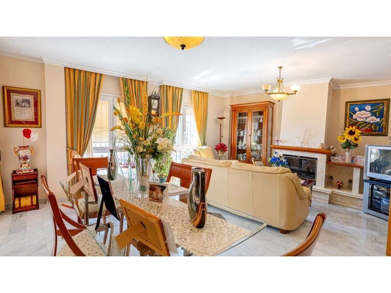 5 soverom Villa til salgs i Torre del Mar med svømmebasseng - € 669 000 (Ref: 9878975)