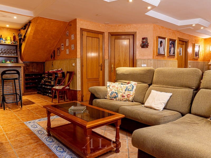 5 soverom Villa til salgs i Torre del Mar med svømmebasseng - € 669 000 (Ref: 9878975)