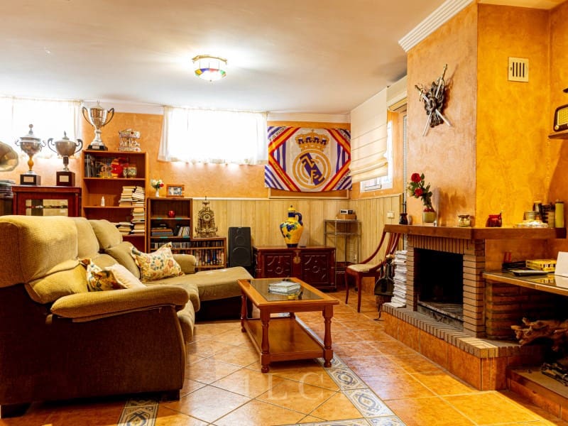 5 soverom Villa til salgs i Torre del Mar med svømmebasseng - € 669 000 (Ref: 9878975)