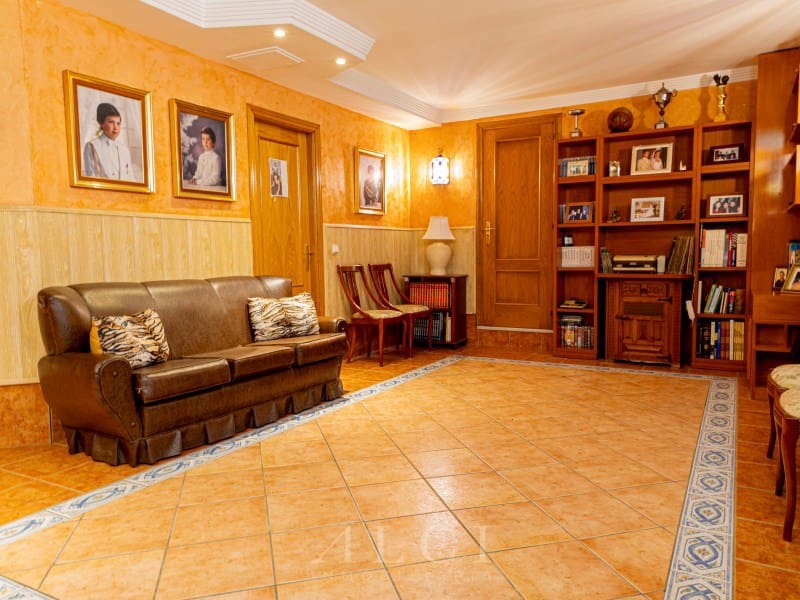 5 soverom Villa til salgs i Torre del Mar med svømmebasseng - € 669 000 (Ref: 9878975)