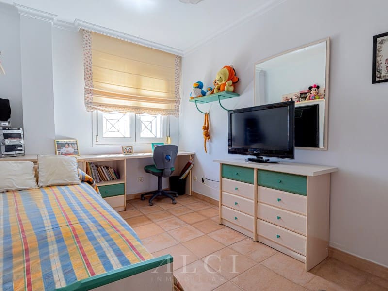 5 soverom Villa til salgs i Torre del Mar med svømmebasseng - € 669 000 (Ref: 9878975)