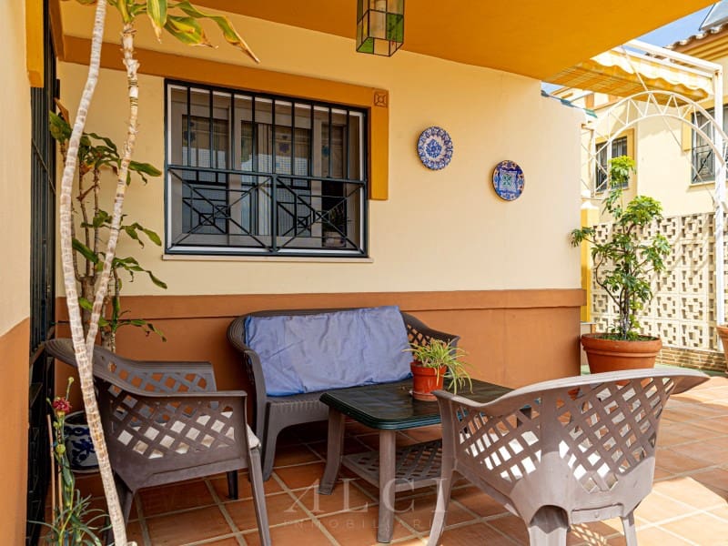 5 soverom Villa til salgs i Torre del Mar med svømmebasseng - € 669 000 (Ref: 9878975)