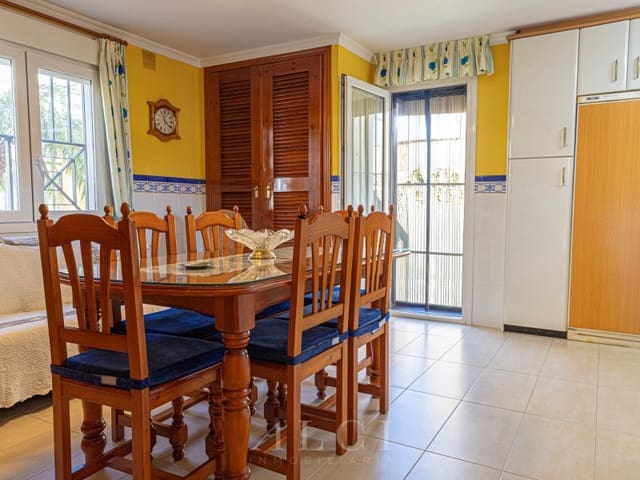 5 chambre Villa/Maison à vendre à Torre del Mar, Vélez-Málaga avec piscine - 669 000 € (Ref: 9878975)