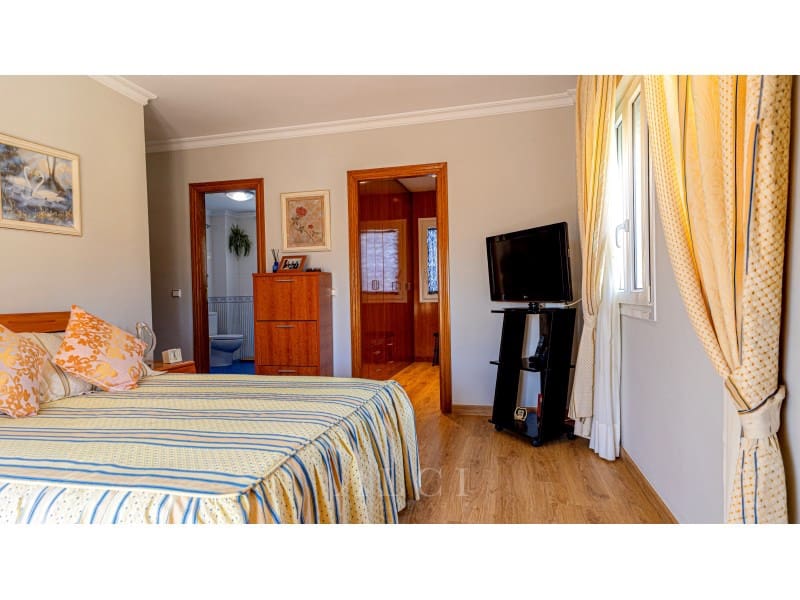 5 soverom Villa til salgs i Torre del Mar med svømmebasseng - € 669 000 (Ref: 9878975)