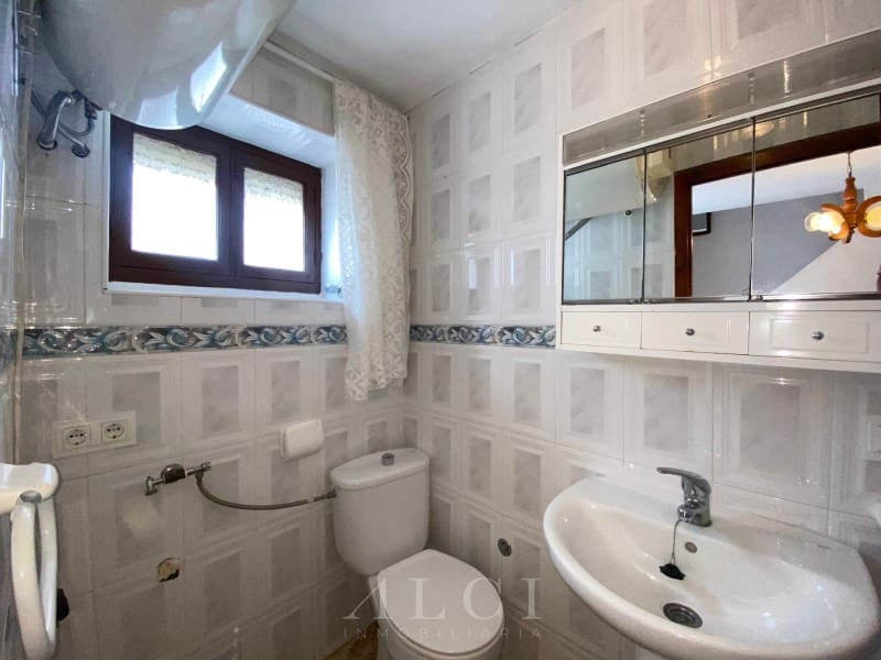 4 bedroom Townhouse for sale in Archez - € 88,000 (Ref: 9884917)