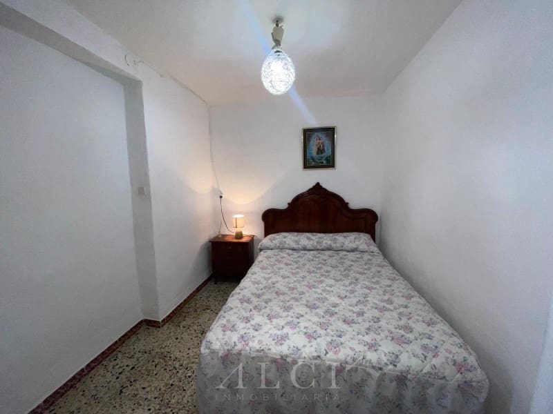 4 bedroom Townhouse for sale in Archez - € 88,000 (Ref: 9884917)
