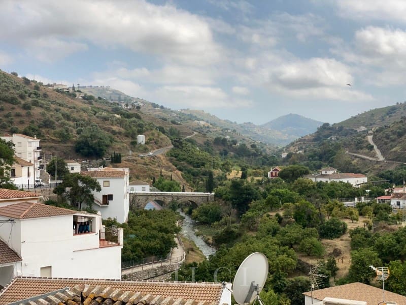 4 bedroom Townhouse for sale in Archez - € 88,000 (Ref: 9884917)