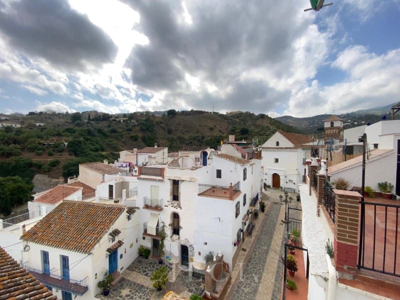 4 bedroom Townhouse for sale in Archez - € 88,000 (Ref: 9884917)
