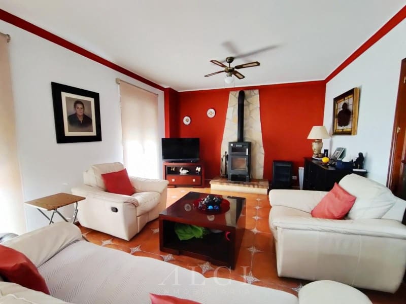 4 bedroom Townhouse for sale in Canillas de Albaida with pool garage - € 420,000 (Ref: 9884918)