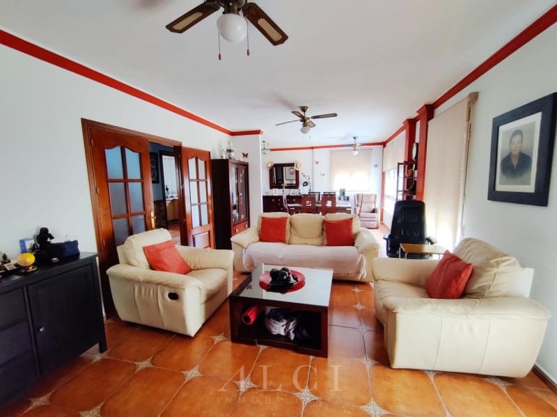 4 bedroom Townhouse for sale in Canillas de Albaida with pool garage - € 420,000 (Ref: 9884918)
