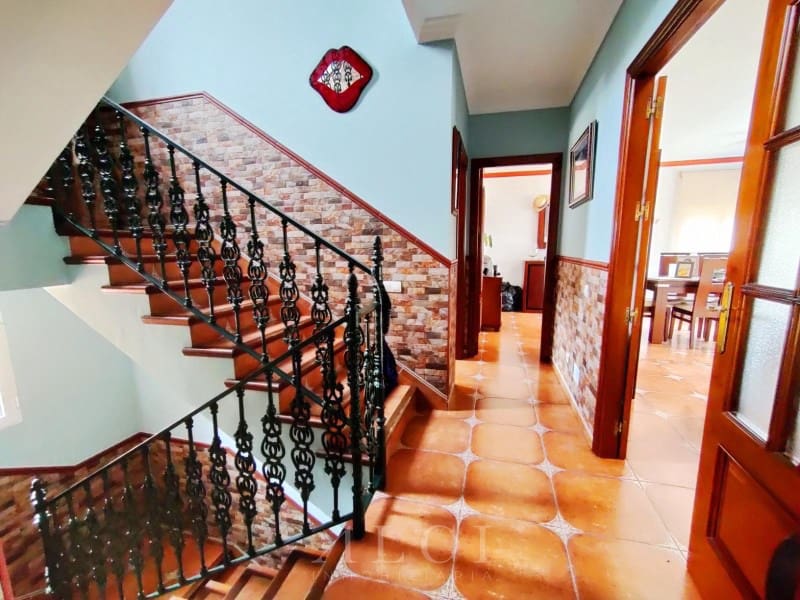 4 bedroom Townhouse for sale in Canillas de Albaida with pool garage - € 420,000 (Ref: 9884918)