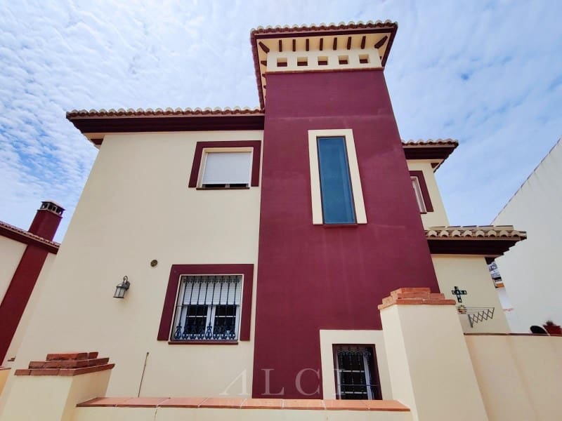 4 bedroom Townhouse for sale in Canillas de Albaida with pool garage - € 420,000 (Ref: 9884918)