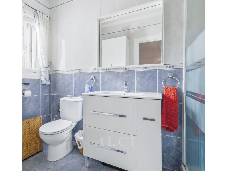 2 bedroom Townhouse for sale in Nerja with pool - € 350,000 (Ref: 9915923)