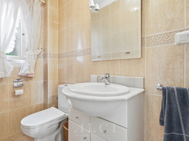 2 bedroom Townhouse for sale in Nerja with pool - € 350,000 (Ref: 9915923)