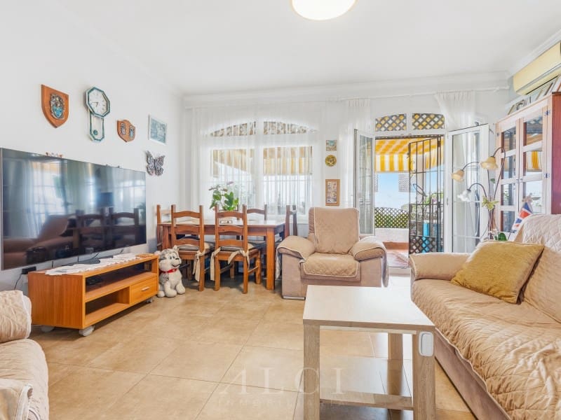 2 bedroom Townhouse for sale in Nerja with pool - € 350,000 (Ref: 9915923)