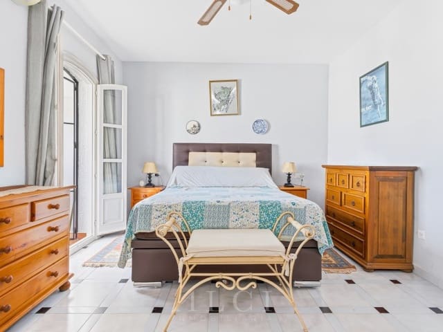 2 soveværelse Byhus til salg i Avda Pescia - Ctra de Frigiliana, Nerja med swimmingpool - € 350.000 (Ref: 9915923)