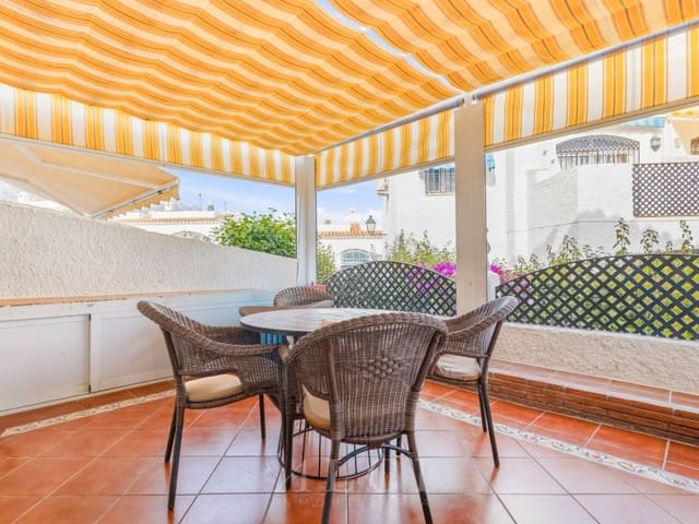 2 soveværelse Byhus til salg i Avda Pescia - Ctra de Frigiliana, Nerja med swimmingpool - € 350.000 (Ref: 9915923)