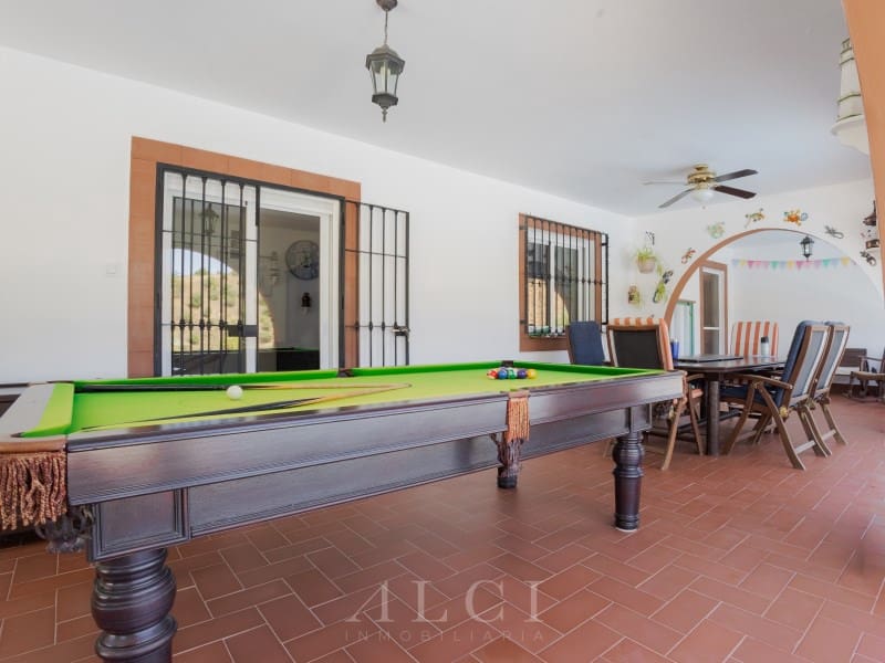 Chalet de 5 habitaciones en Sedella en venta con piscina garaje - 415.000 € (Ref: 9920138)
