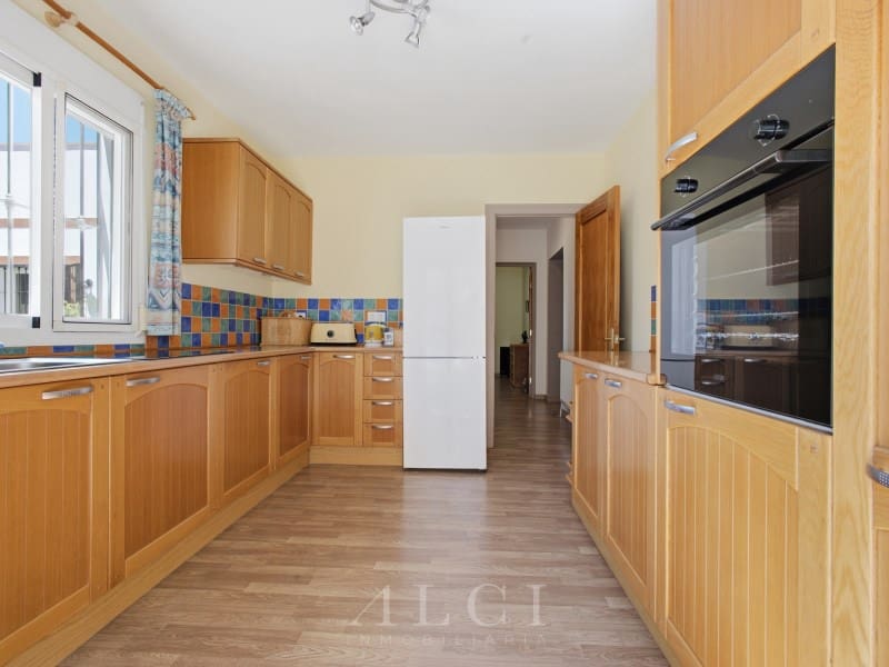 Chalet de 5 habitaciones en Sedella en venta con piscina garaje - 415.000 € (Ref: 9920138)