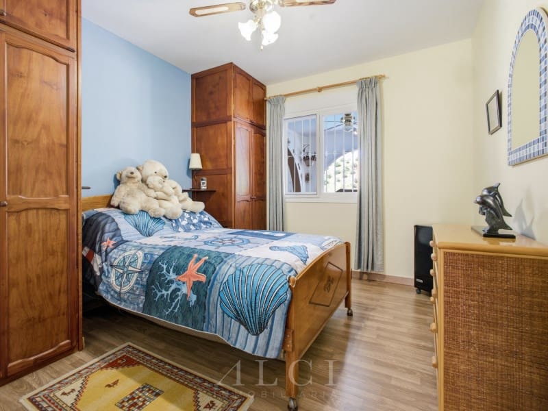 Chalet de 5 habitaciones en Sedella en venta con piscina garaje - 415.000 € (Ref: 9920138)