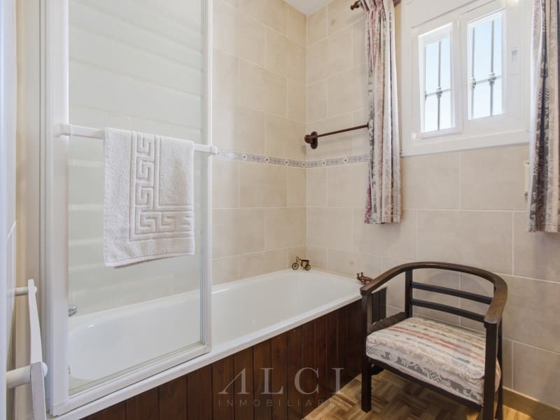 Chalet de 5 habitaciones en Sedella en venta con piscina garaje - 415.000 € (Ref: 9920138)