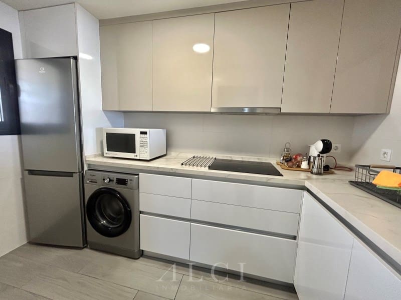 2 makuuhuone Asunto vuokrattavana paikassa Benajarafe mukana uima-altaan 
autotalli - 1 100 € (Ref: 9924332)