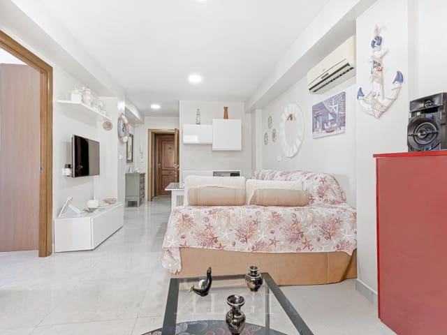 2 soveværelse Lejlighed til salg i Torre del Mar, Vélez-Málaga med swimmingpool - € 269.000 (Ref: 9933913)