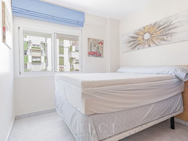 2 soveværelse Lejlighed til salg i Torre del Mar, Vélez-Málaga med swimmingpool - € 269.000 (Ref: 9933913)