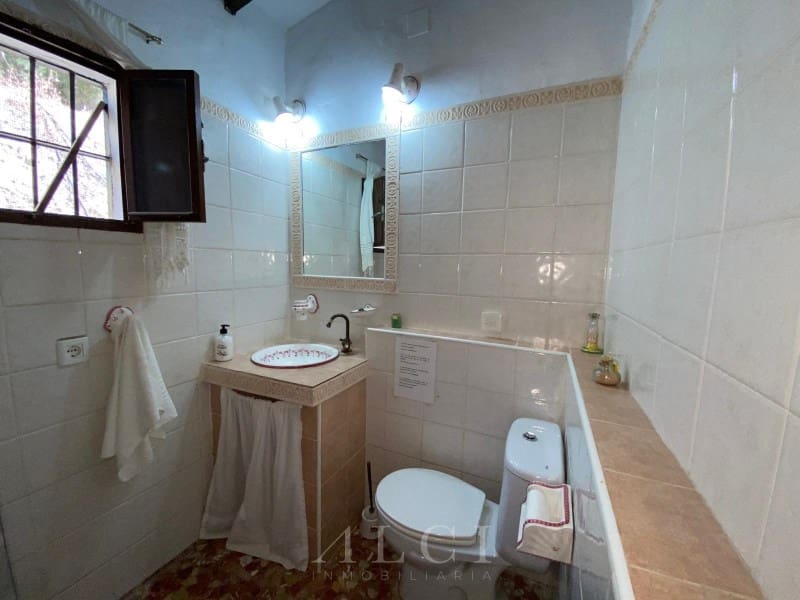 3 slaapkamer Villa te koop in Sedella met zwembad - € 225.000 (Ref: 9959468)