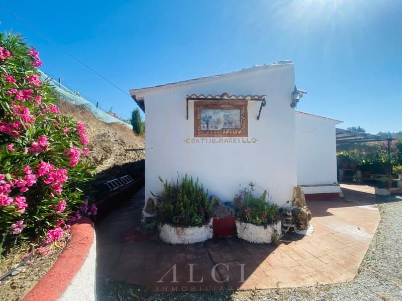 3 slaapkamer Villa te koop in Sedella met zwembad - € 225.000 (Ref: 9959468)