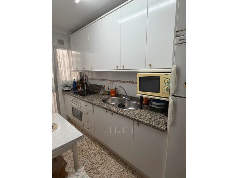 Piso de 3 habitaciones en Torre del Mar en venta - 320.000 € (Ref: 9977030)
