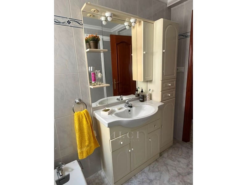 Piso de 3 habitaciones en Torre del Mar en venta - 320.000 € (Ref: 9977030)
